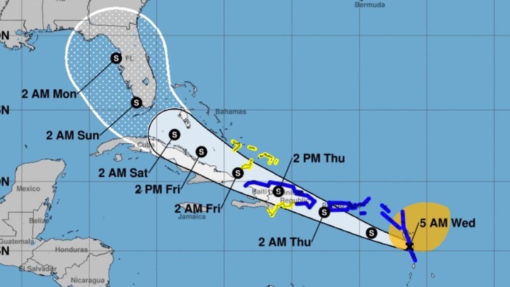 Florida se mantiene dentro del cono de trayectoria del potencial ciclón tropical 9